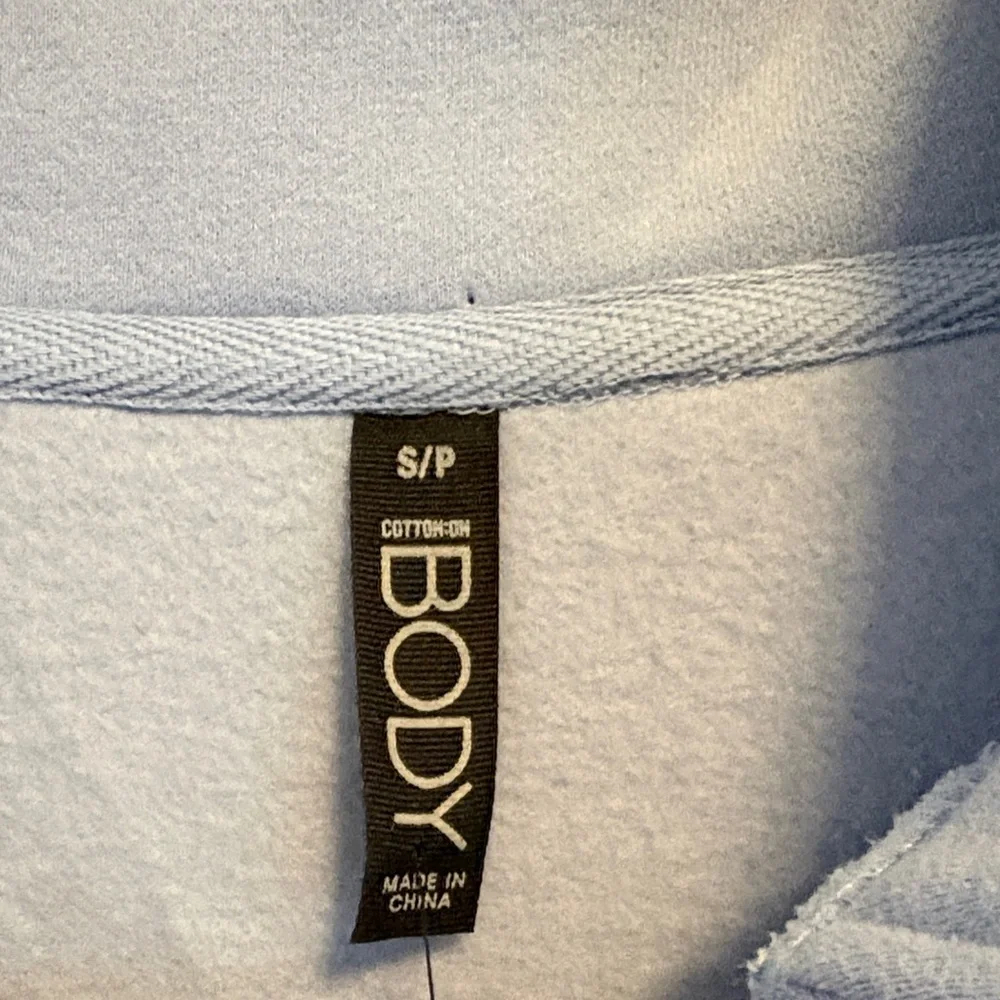 Resort Club Women's Blue Sweatshirt - Picture 2 of 10